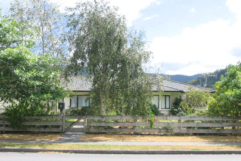 Photo of property in 6 Emerald Hill Drive, Birchville, Upper Hutt, 5018