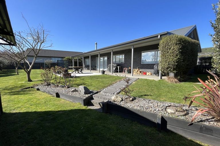 Photo of property in 4 Rogers Place, Kinloch, Taupo, 3377
