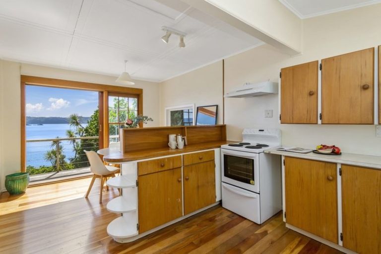 Photo of property in 51 Ferry Road, Days Bay, Lower Hutt, 5013