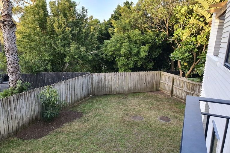 Photo of property in 14/50 Livingstone Street, Westmere, Auckland, 1022