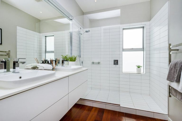 Photo of property in 63 Beach Road, Castor Bay, Auckland, 0620