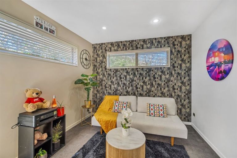 Photo of property in 31 Factory Road, Belfast, Christchurch, 8051