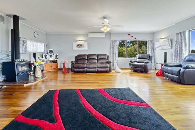 Photo of property in 12 Frank Place, Hillpark, Auckland, 2102