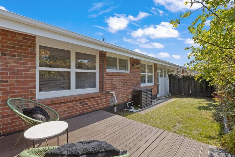 Photo of property in 3/50 Old Lake Road, Narrow Neck, Auckland, 0624