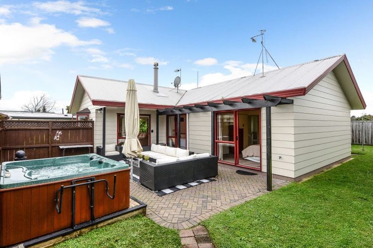 Photo of property in 51a Collins Road, Melville, Hamilton, 3206