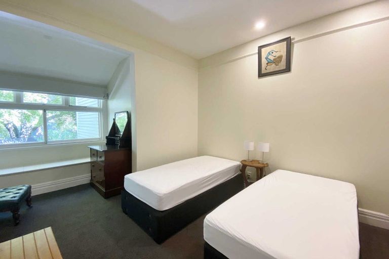 Photo of property in 31 Dyers Pass Road, Cashmere, Christchurch, 8022