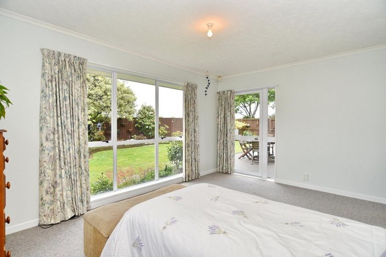 Photo of property in 15 Autumn Place, Mairehau, Christchurch, 8052