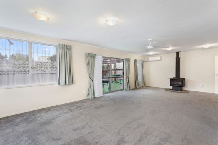 Photo of property in 37 Puriri Crescent, Edgecumbe, 3120