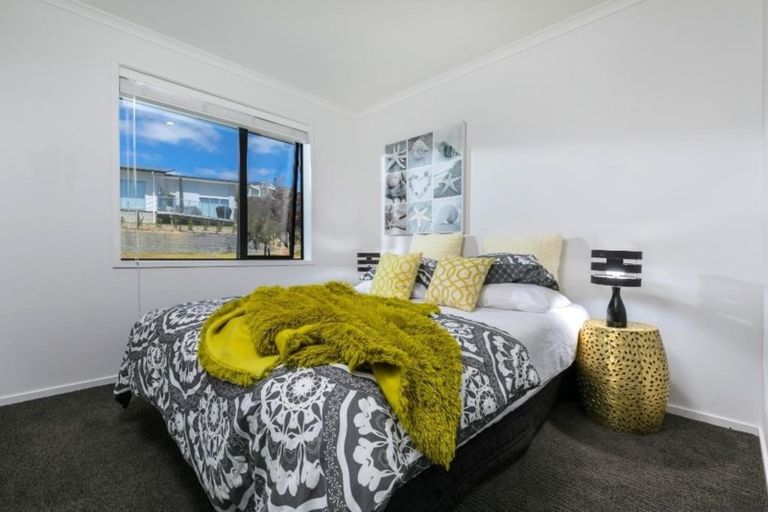 Photo of property in 2 Ruth Craig Place, Stanmore Bay, Whangaparaoa, 0932