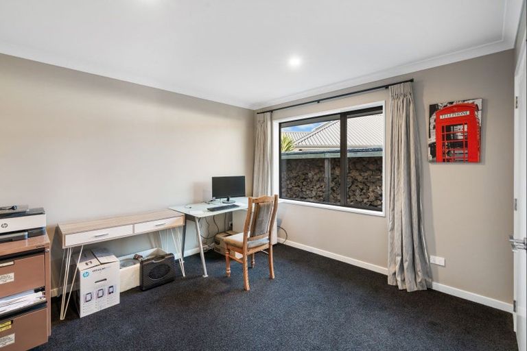 Photo of property in 14 Glenfinnan Place, West Melton, 7618