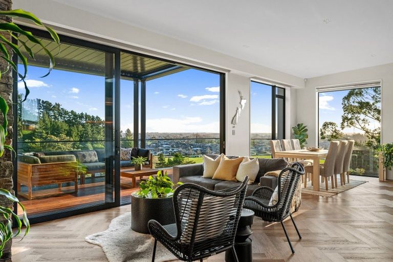 Photo of property in 8 Kepler Ridge Lane, Halswell, Christchurch, 8025