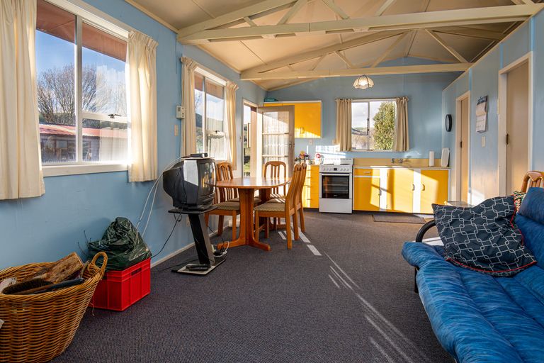 Photo of property in 6 Ormaglade Place, Millers Flat, Roxburgh, 9572