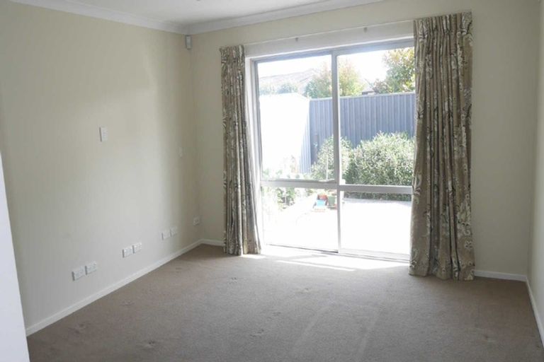 Photo of property in 17 Breton Close, Northwood, Christchurch, 8051