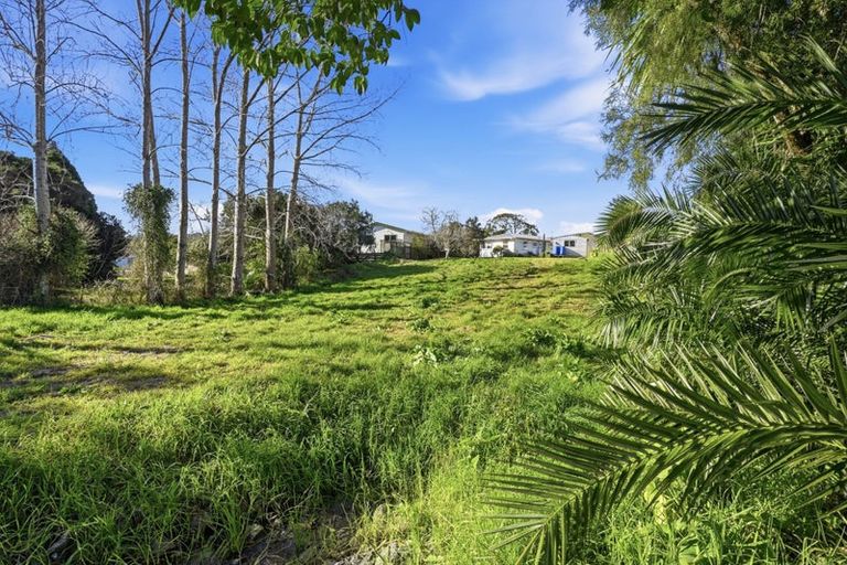 Photo of property in 71 Awaroa Road, Helensville, 0800