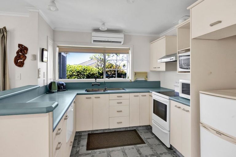 Photo of property in 20 Sackville Street, Fitzroy, New Plymouth, 4312