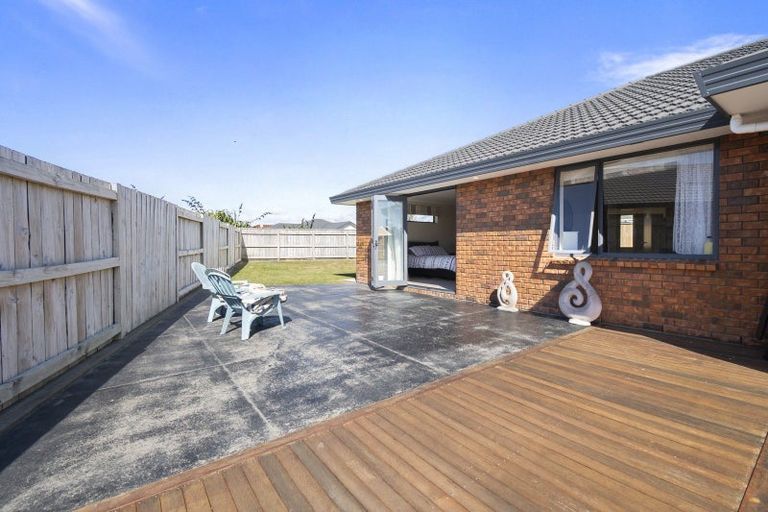 Photo of property in 42 Peter Hall Drive, Kelvin Grove, Palmerston North, 4414