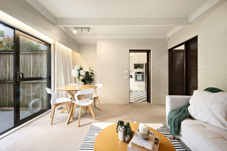 Photo of property in 35 Burma Road, Khandallah, Wellington, 6035