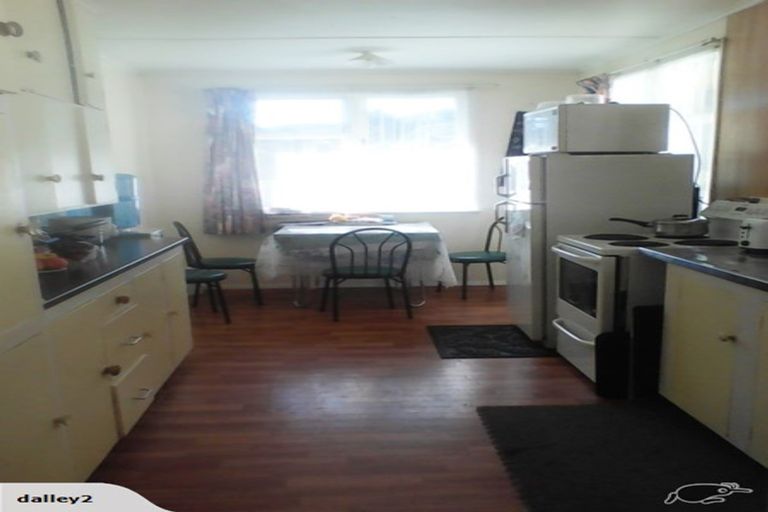 Photo of property in 17 Hereford Street, Cannons Creek, Porirua, 5024