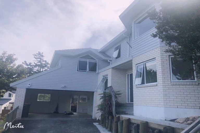 Photo of property in 1/48 Noeleen Street, Glenfield, Auckland, 0629
