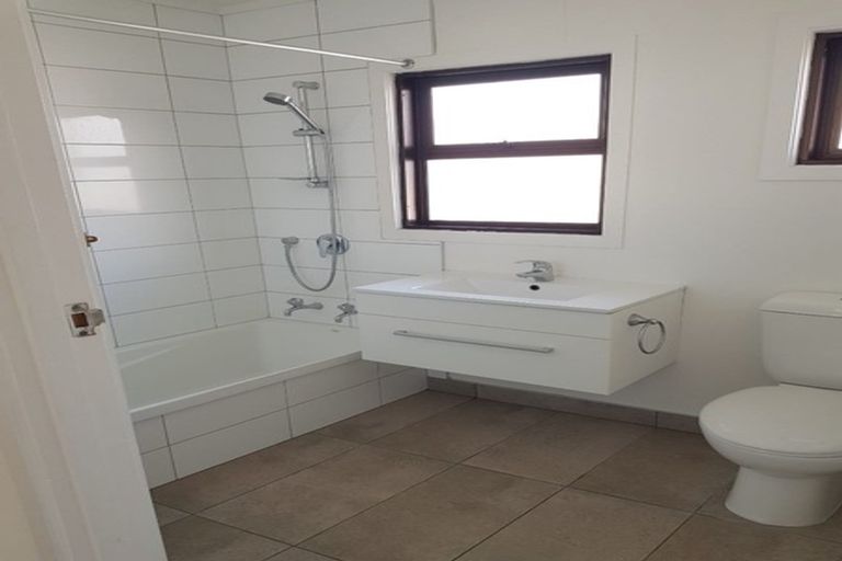 Photo of property in 1/1 Dominion Street, Takapuna, Auckland, 0622