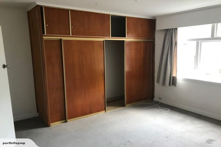 Photo of property in 22 Hawkhurst Road, Lyttelton, 8082