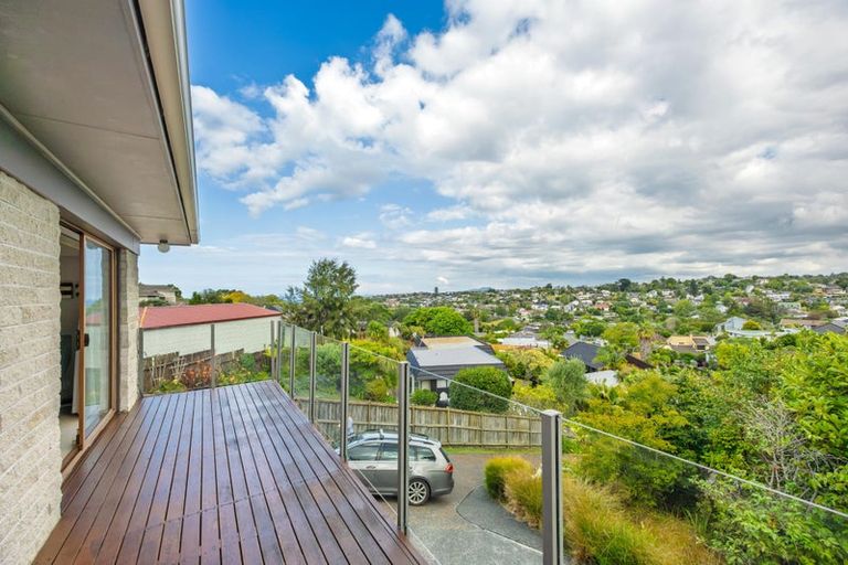 Photo of property in 23 King Richard Place, Browns Bay, Auckland, 0630