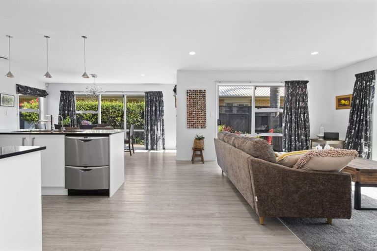 Photo of property in 41 Sandwich Road, St Andrews, Hamilton, 3200