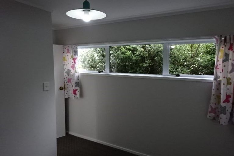 Photo of property in 83 Tiri Road, Tindalls Beach, Whangaparaoa, 0930