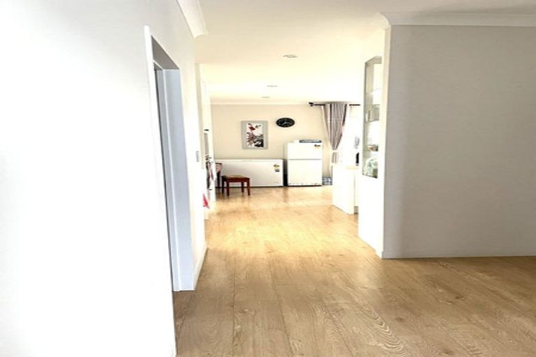 Photo of property in 73 Rosewell Crescent, Flat Bush, Auckland, 2019