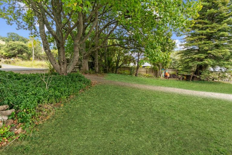 Photo of property in 127 Bethells Road, Waitakere, 0781