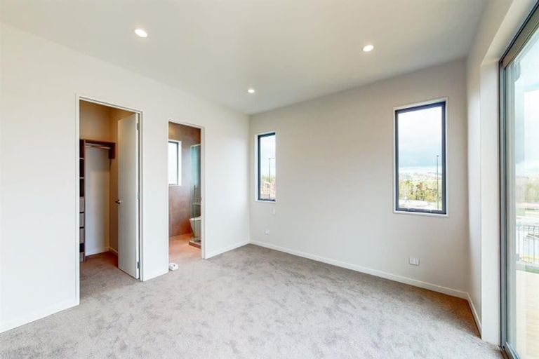 Photo of property in 30 Archibald Drive, Wainui, 0932