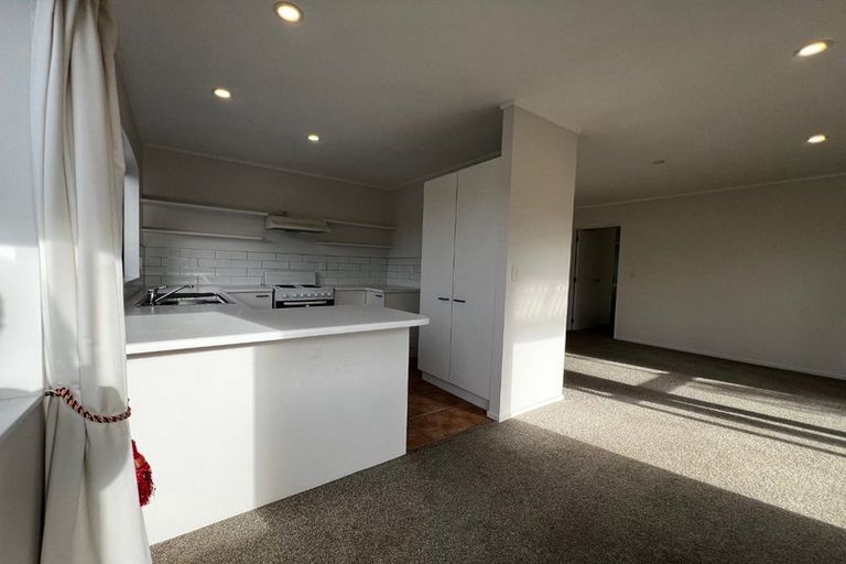 Photo of property in 1a Romulus Place, Totara Vale, Auckland, 0629