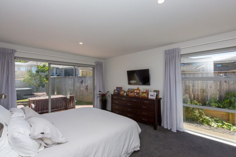 Photo of property in 3 Garrett Drive, Whalers Gate, New Plymouth, 4310