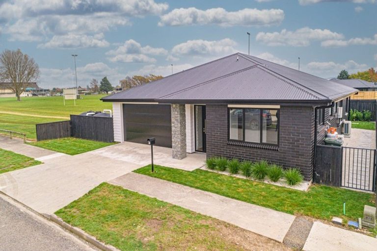 Photo of property in 12 Kauri Place, Pahiatua, 4910