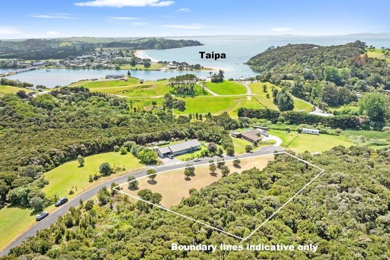 Photo of property in 129 Stratford Drive, Cable Bay, 0420