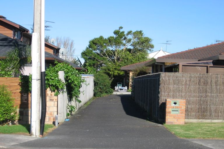 Photo of property in 1/32 Riverside Road, Orewa, 0931