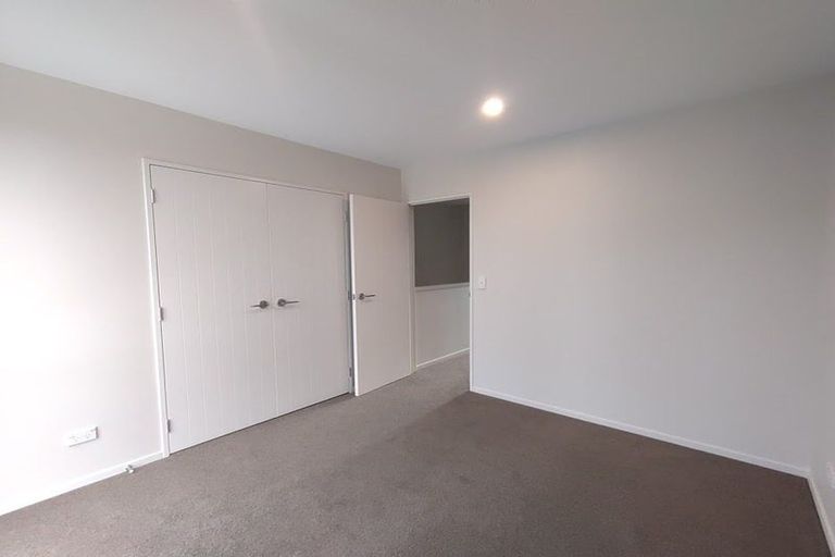 Photo of property in 4/9 Beaufield Lane, Te Atatu Peninsula, Auckland, 0610