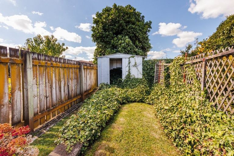 Photo of property in 4 Edwards Place, Terrace End, Palmerston North, 4410