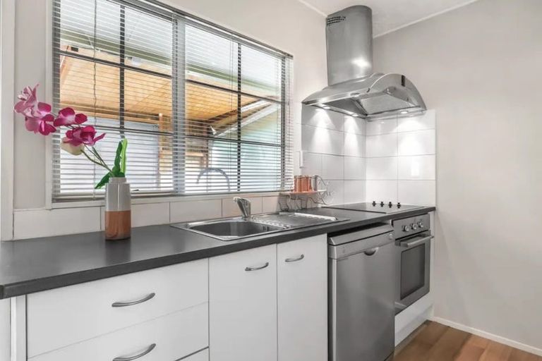 Photo of property in 3/63 Kenderdine Road, Papatoetoe, Auckland, 2025