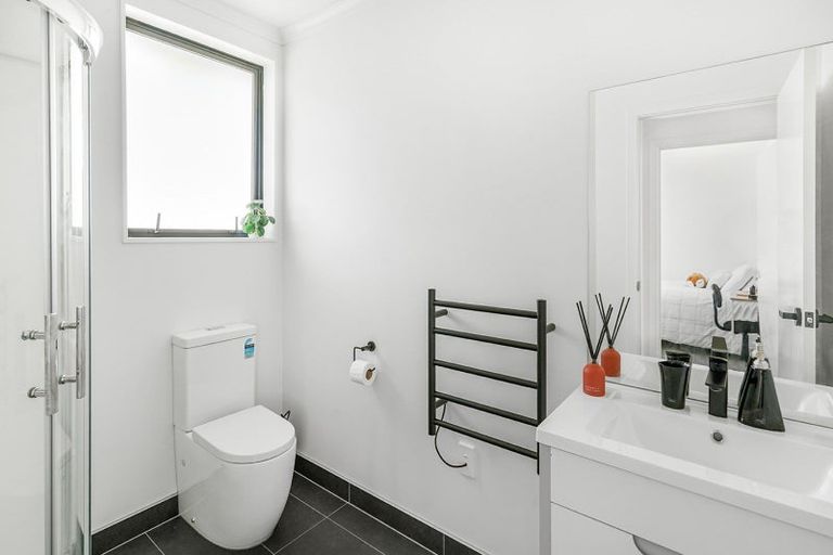 Photo of property in 2/12 Liston Crescent, Hillcrest, Hamilton, 3216