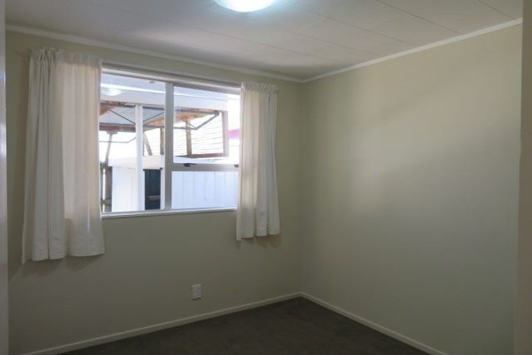 Photo of property in 1/56 Gemstone Drive, Birchville, Upper Hutt, 5018