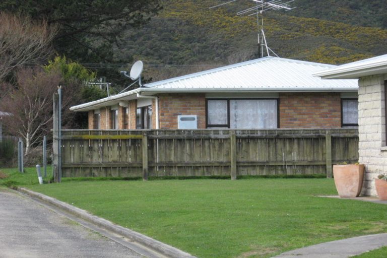 Photo of property in 342 Wellington Road, Wainuiomata, Lower Hutt, 5014
