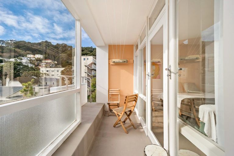 Photo of property in 11/4 Claremont Grove, Mount Victoria, Wellington, 6011