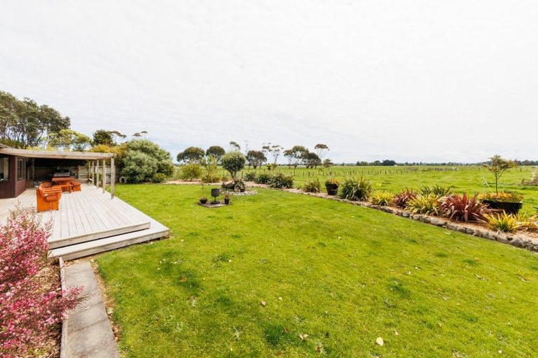 Photo of property in 279 Tararua Road, Levin, 5571