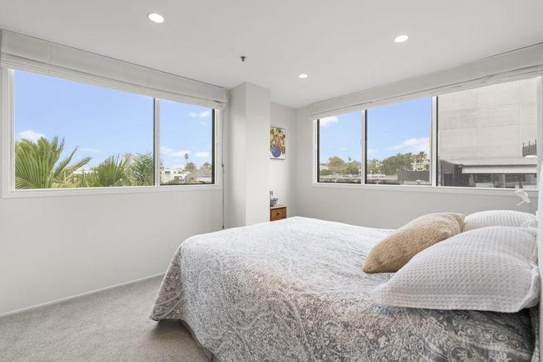 Photo of property in 4h/175 Hurstmere Road, Takapuna, Auckland, 0622