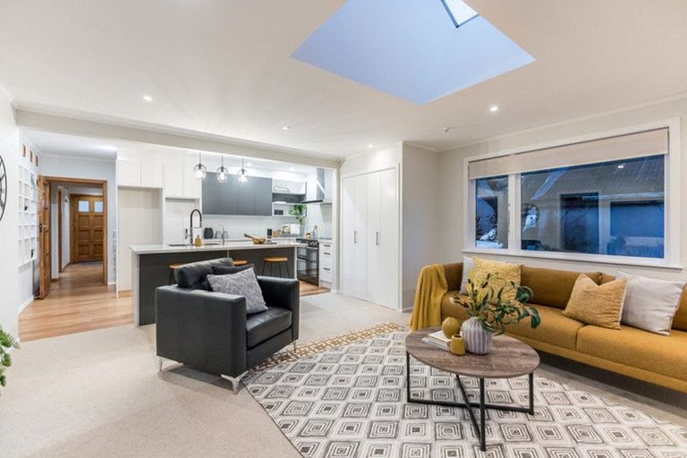 Photo of property in 56 Motuhara Road, Plimmerton, Porirua, 5026