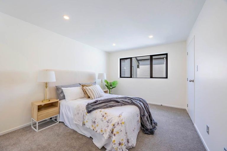 Photo of property in 37c Allington Road, Massey, Auckland, 0614