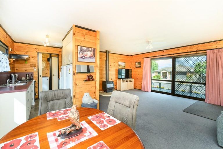 Photo of property in 1 Oldfield Place, Bulls, 4818