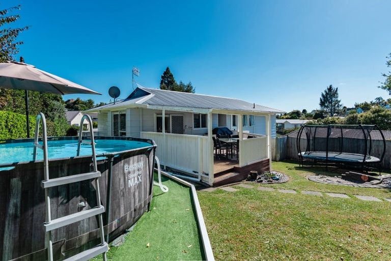 Photo of property in 42 Resolution Road, Welcome Bay, Tauranga, 3112