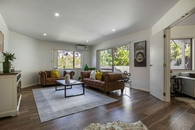 Photo of property in 24 Langana Avenue, Browns Bay, Auckland, 0630